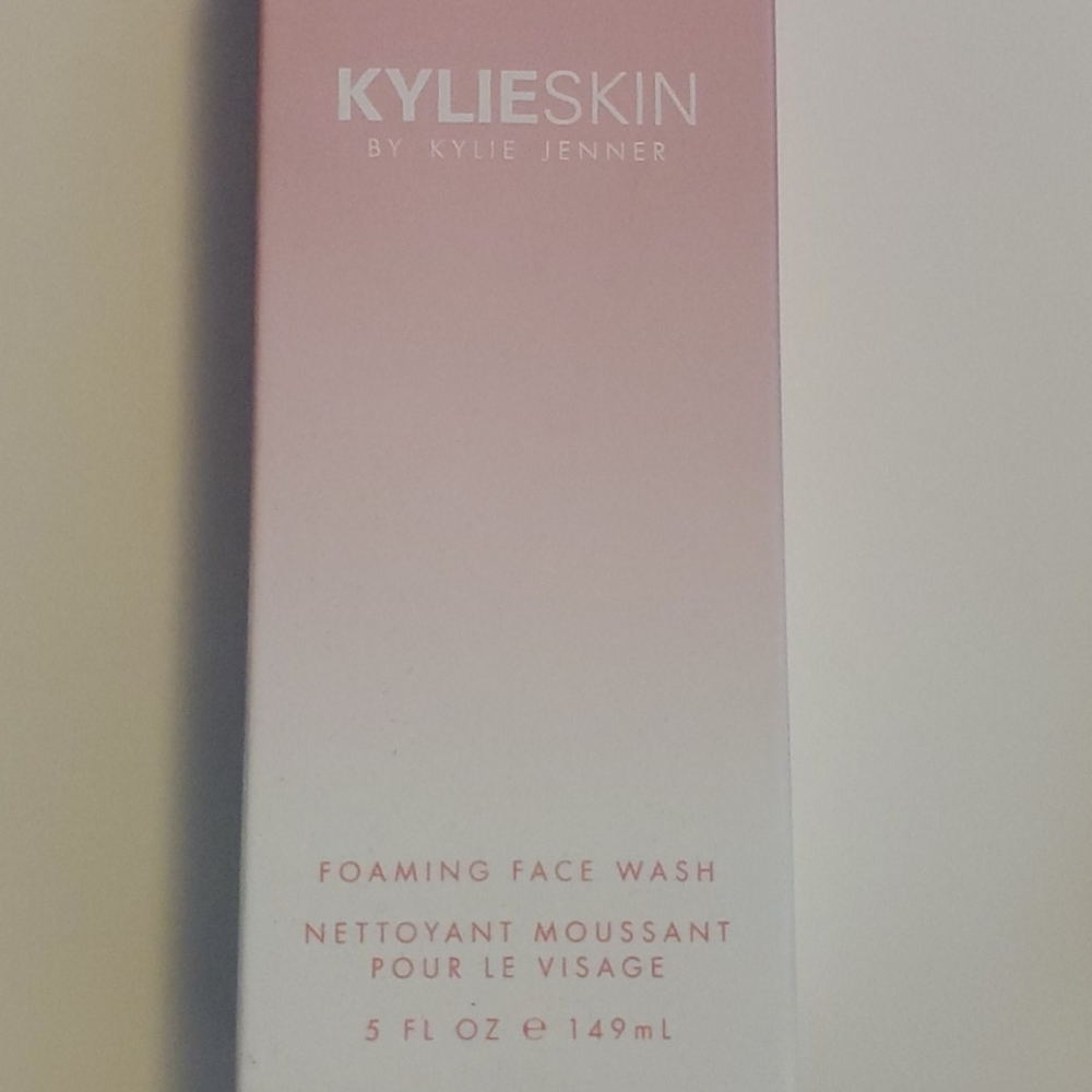 Kylie Skin Foaming Fash Wash
